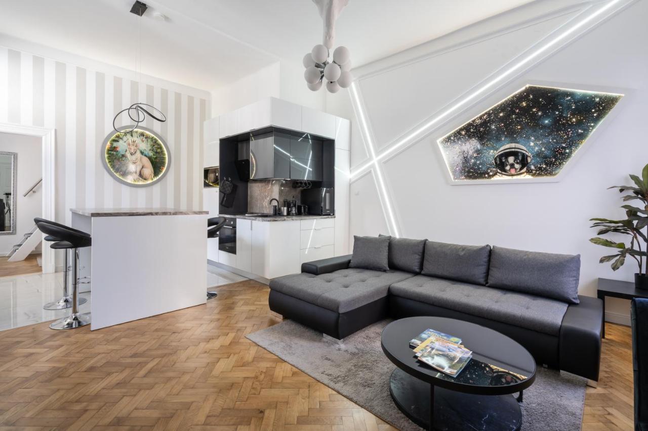 Galaxy Cube Apartment Budapest Extérieur photo