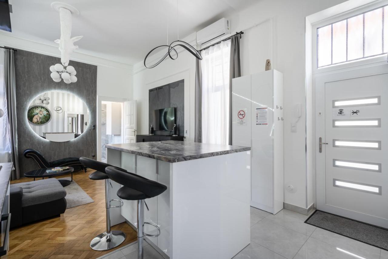 Galaxy Cube Apartment Budapest Extérieur photo